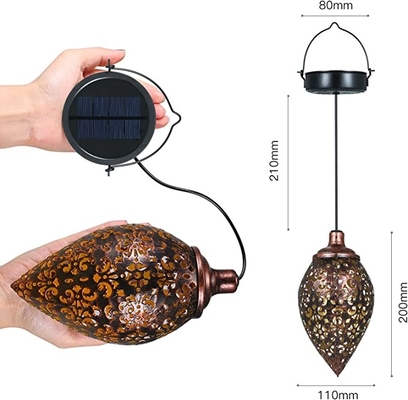 Treo Đèn năng lượng mặt trời ngoài trời IP44 Không thấm nước Vườn năng lượng mặt trời Ánh sáng bằng kim loại rèn Đèn lồng Retro