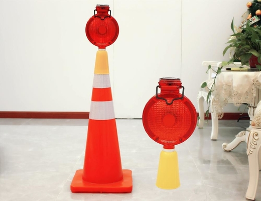 Giao thông Roadblock Đèn cảnh báo nhấp nháy năng lượng mặt trời / Đèn giao thông chạy bằng năng lượng mặt trời